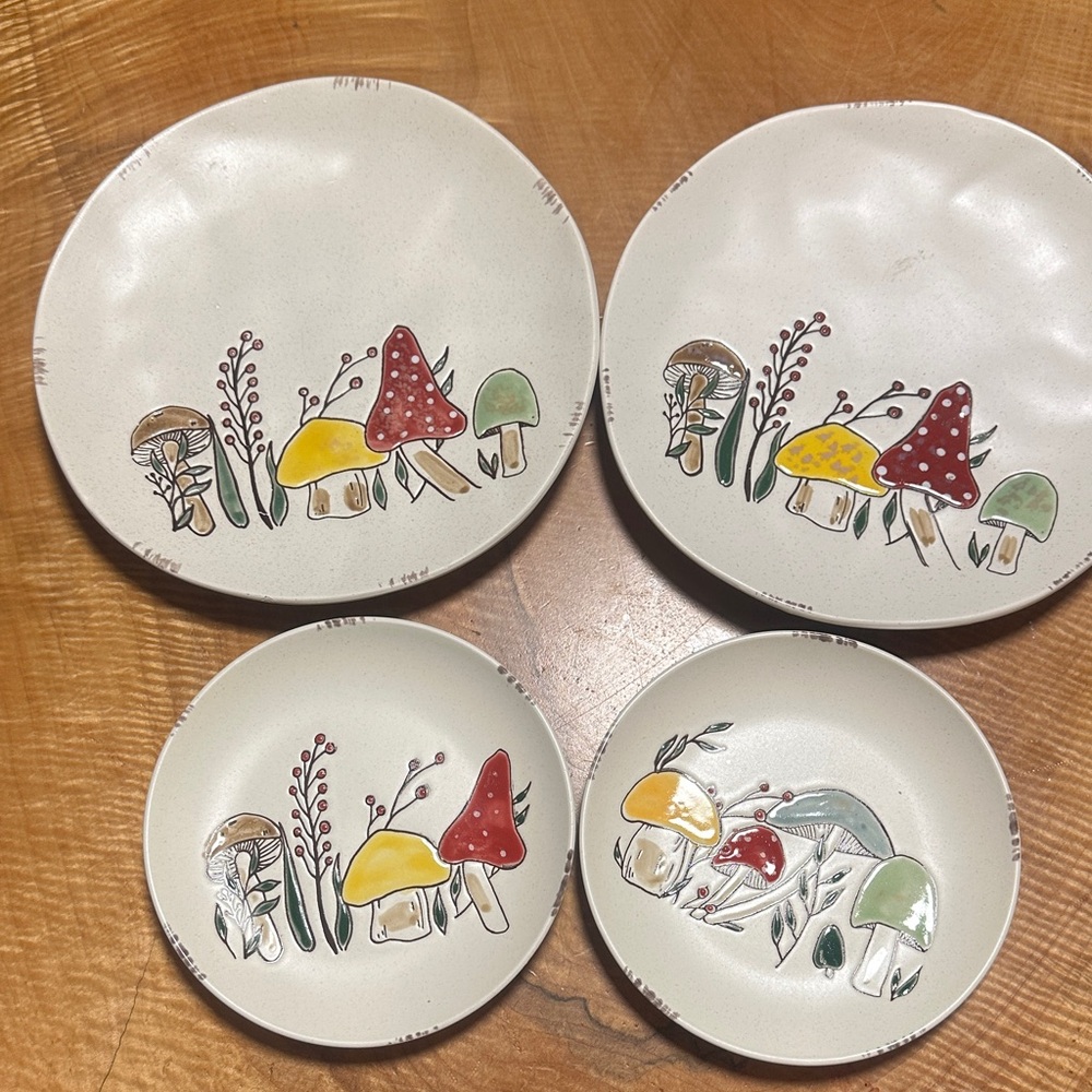 Mushroom Design plate Set 2 salad and 2 appetizer
